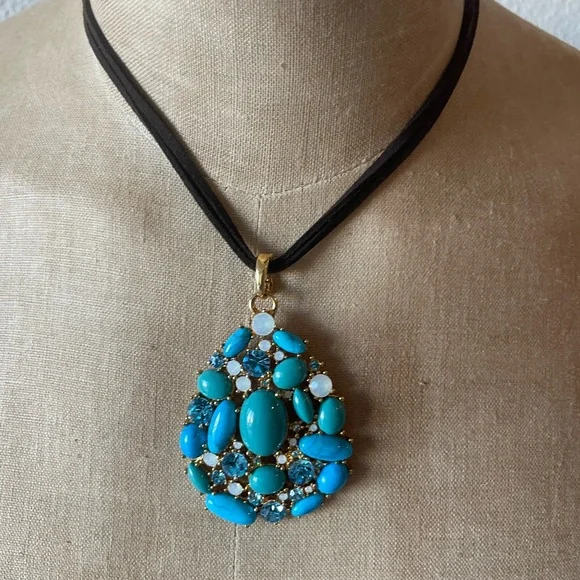 Joan Rivers Blue and Gold Statement Necklace - Picture 3 of 6